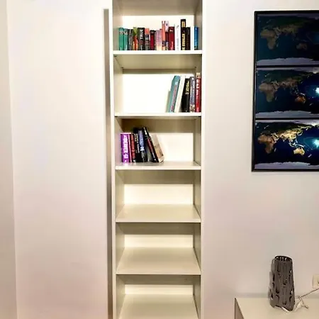 Big Flat In The Centre * ليوبليانا